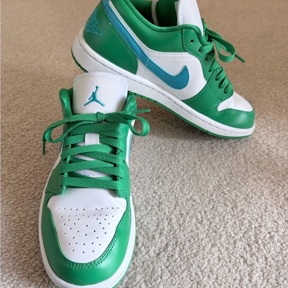 Jordan Shoes - Air Jordan 1 Low - Green and White